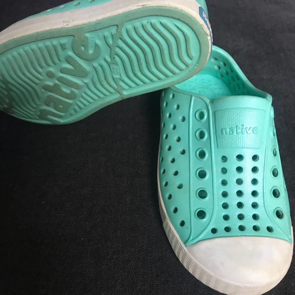 Toddler Native Shoes Size 7